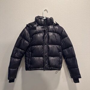 Aritzia TNA “the super puff” jacket